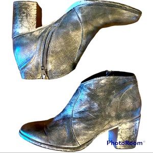 Frye booties, metallic black, size 9 like NEW